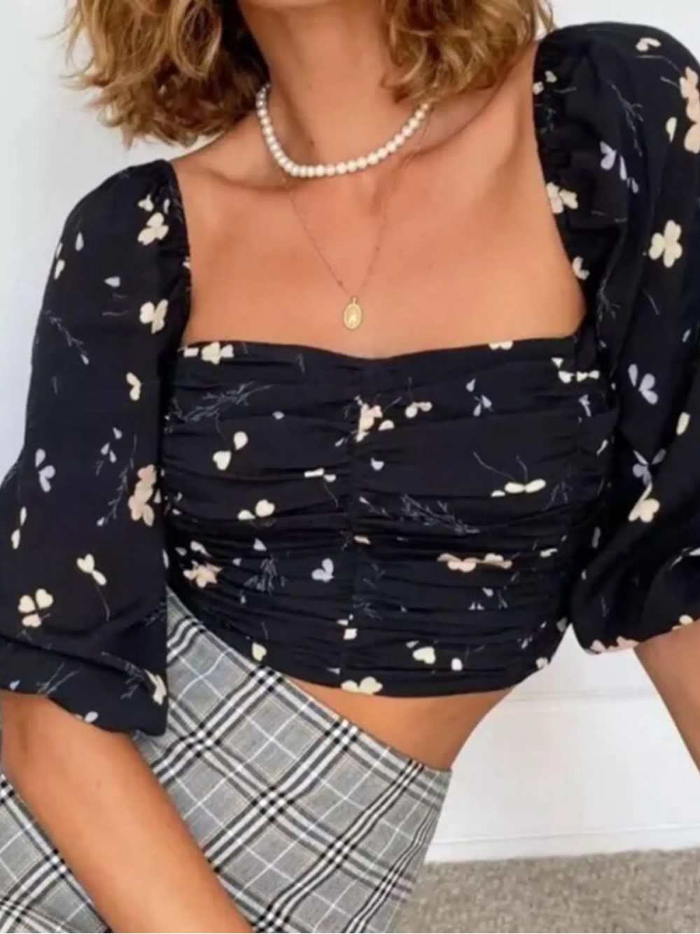 Aritzia Wilfred Lolita Black Floral Puff-Sleeve Crop Top